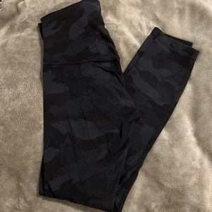 Lululemon black camo high waisted leggings (4)